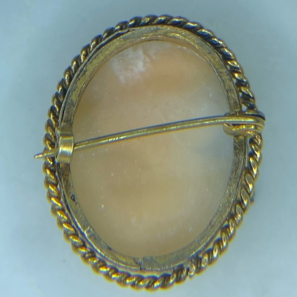 Vintage Antique Carved Shell Cameo Brooch Pin 10k GOLD Filled Jeweler tested - Picture 9 of 17